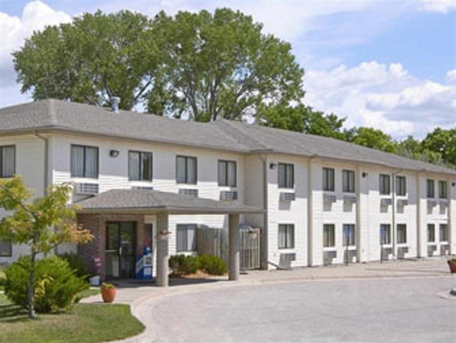 Hotel Super 8 By Wyndham Blair Extérieur photo
