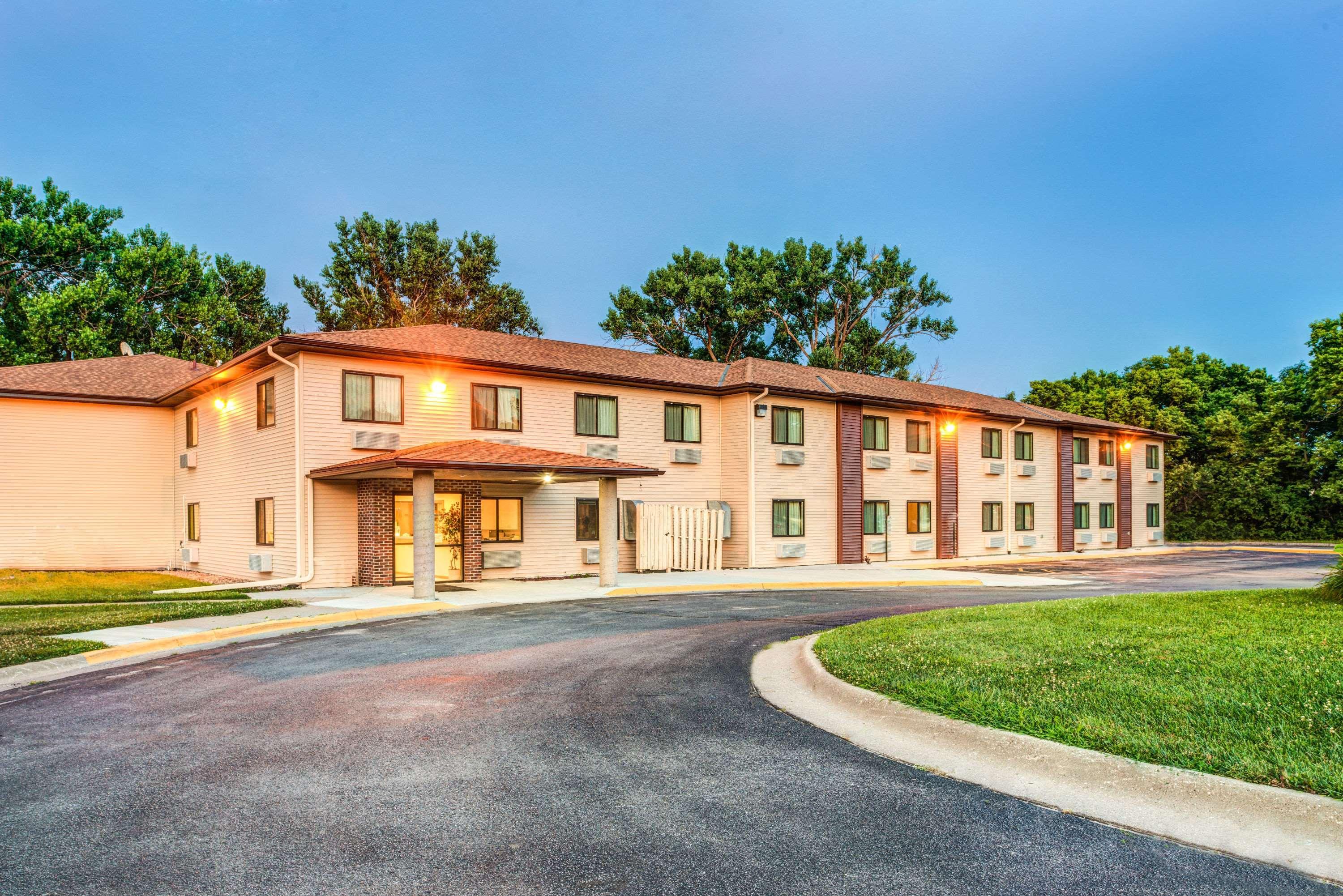 Hotel Super 8 By Wyndham Blair Extérieur photo